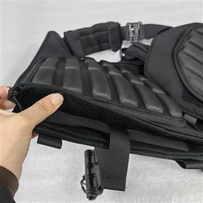 Bahan Apa yang Membuat Rompi Anti Peluru Paling Ringan?